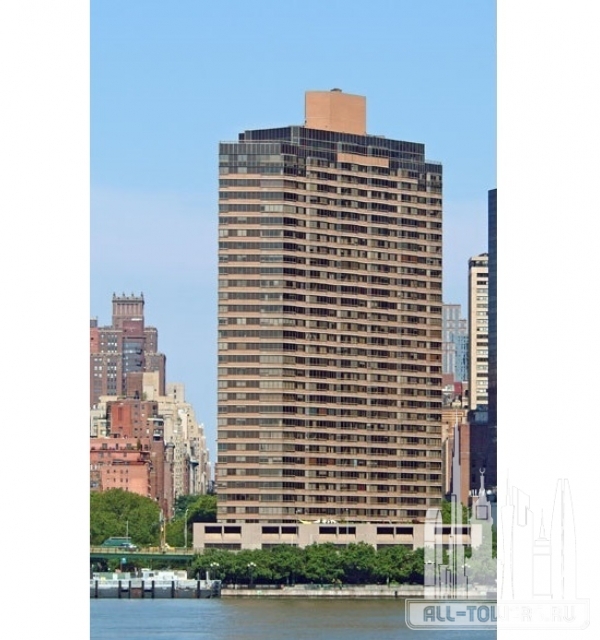 Manhattan Place Condominiums