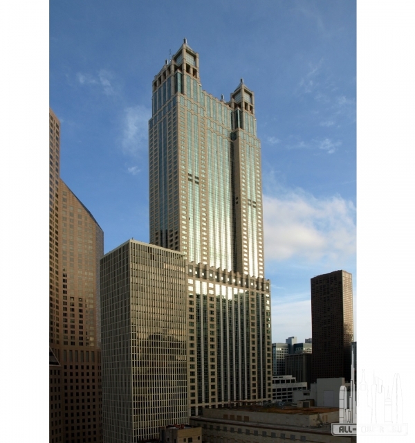 900 North Michigan (Норт Мичиган 900)