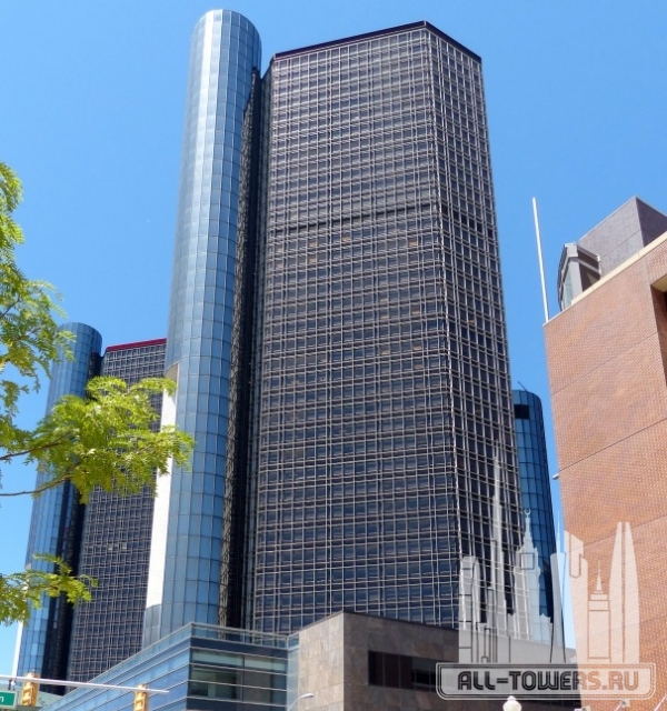 renaissance center tower 300