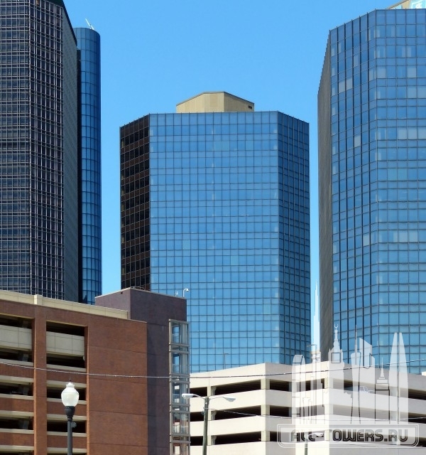 renaissance center tower 500