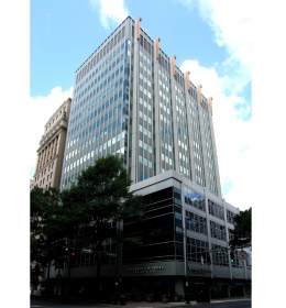200 South Tryon