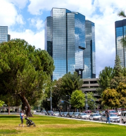 Warner Center Plaza Three