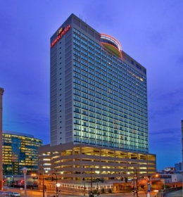 Radisson Hotel & Suites