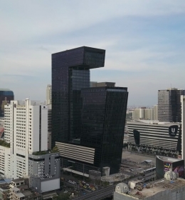 G Land Tower