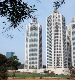 Oberoi Woods Towers