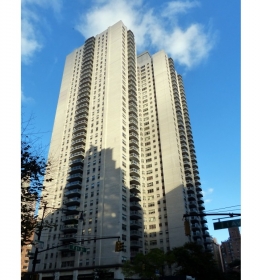 Plaza 400 Apartments