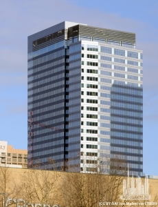 eddiebaueratlincolnsquare_ext-mall_(cc-by-sa)joe_mabel