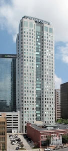 wellsfargotower_ext-overall_(cc-by-nd)argusfoto