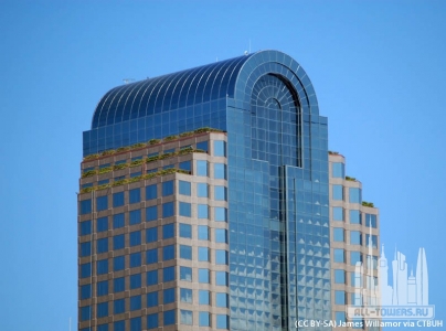 onewellsfargocenter_ext-crown_(cc-by-sa)james__willamor