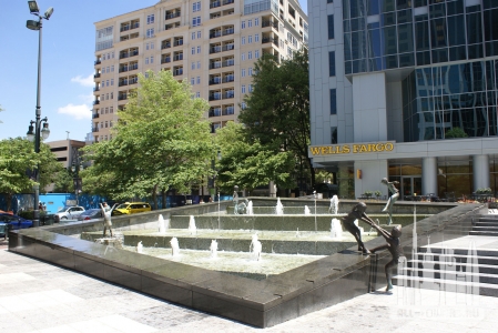 20150712_Two_Wells_plaza_1600x1000