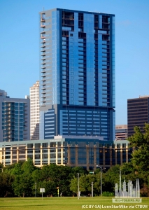 waustinhotelresidences_ext-overall_(cc-by-sa)lonestarmike