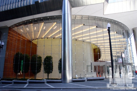 111-south-wacker_ext-lobby_(c)stevenhenry