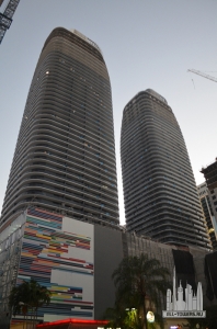 brickellheights_con-lookingup_(public__domain)