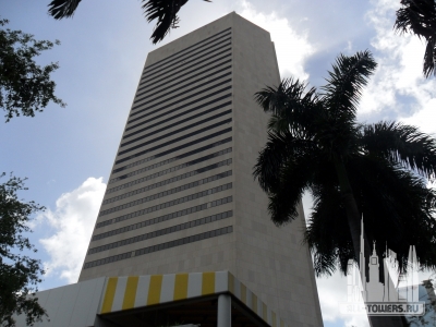 North_side_of_Government_Center_building,_Miami