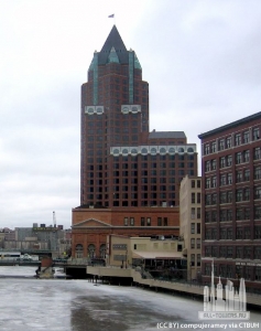 milwaukeectrmke_ext-river_(cc-by)compujeramey