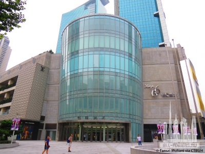 plaza66twr1-2_ext-entrance(c)tm