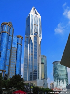 tomorrowsquare_ext-lookingup1(c)tm