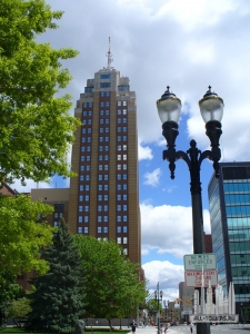 bojitower_ext-overallfromstreet_(cc-by-nc-nd)sporadicity