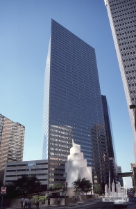 arco_tower_dallas_1