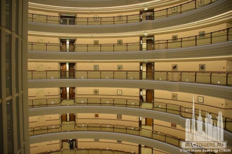 jinmao_int_atrium_(c)terrimeyerboake