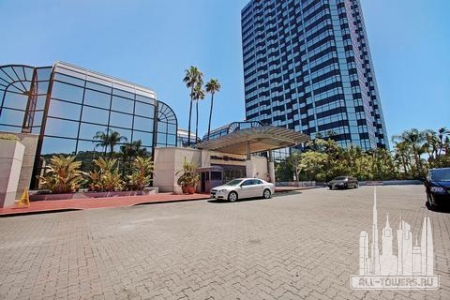 2241284-Hilton-Los-AngelesUniversal-City-Hotel-Exterior-2-DEF