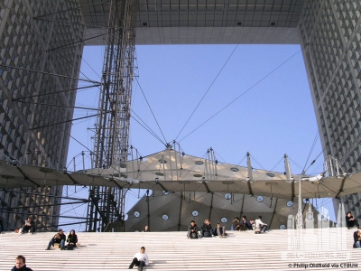 LaGrandeArche_Ext-Inside_(c)PhilipOldfield