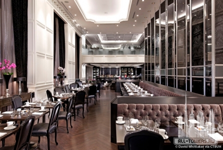trumptoronto_int-stock_restaurant_(c)davidwhittaker