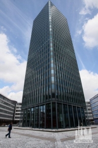 50565-la-tour-desamiantee-de-l-universite-de-jussieu-a-paris-le-19-juin-2009