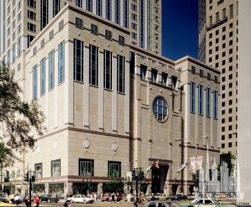 900northmichiganave_exterior-entrance_(c)kpf