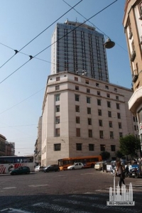 nh-ambassadorhotel_ext-lookingup_(c)tripadvisor_com