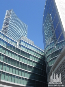 palazzolombardia_ext-lookingup_(c)jessicabutler