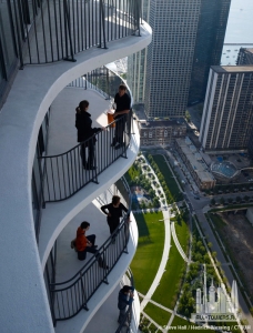 aqua_exterior-terraces_(c)stevehall-hedrich-blessing