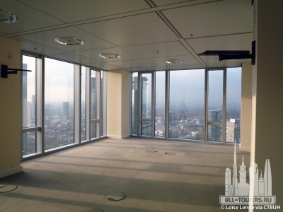 mainplaza_int-typicalspace_(c)loise__lenne