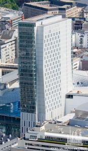 jumeirahfrankfurthotel_ext-above_(ccby-sa)mylius
