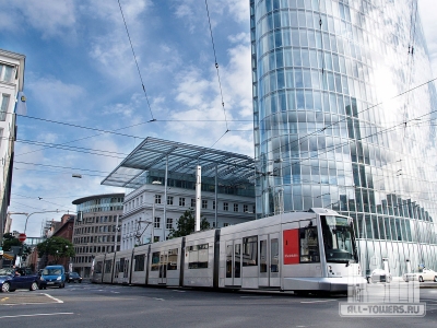 1200px-712_Graf-adolf-platz