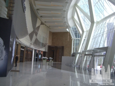 shanghaiifc_int-lobby3_(c)aecom