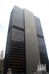 300southwacker_ext-back_(c)aricaustermann