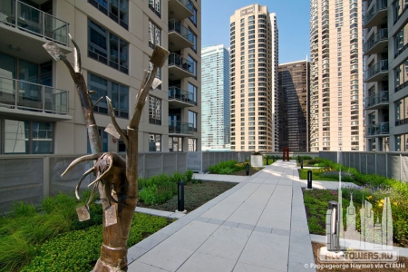 600nlakeshore_ext-greenroof_(c)pappageorgehaymes