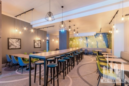 Thistle_Express_Luton_-_Lobby_-_Web_Quality_zggwmn