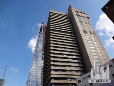 Guys_Hospital_tower_-_perspective_of_the_Shard_Building_in_Sept.