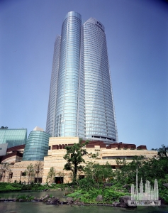 Roppongi-Hills-courtesy-of-Mori-Building-Co.-1200x1515