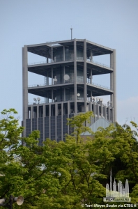 ntt-docomo-chugoku-building_terri-meyer-boake3