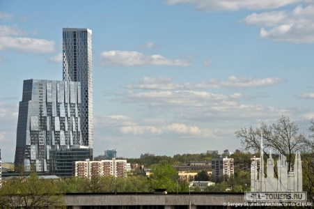 house-on-mosfilmovskaya_overall_landscape(c)sergey-skuratov-architects