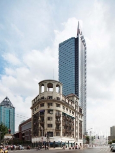 shanghaibundciticcity_ext_overall_streetlevel_(c)nacasa_and_partners_inc