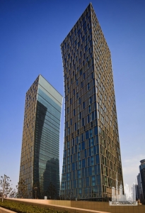 rivieratwinstar_exterior-overallnorth_(c)rogan-coles