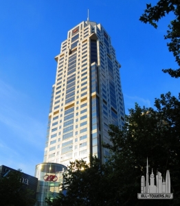 lippoplaza_ext-lookingup3(c)tm