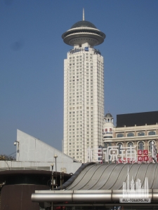 Shanghai,_China,_December_2015_-_007