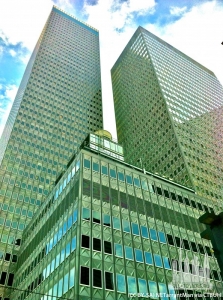 republiccenter_ext_lookingup_(cc__by-sa)netarrantman