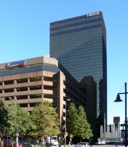 Dallas_Bryan_Tower_and_parking_garage