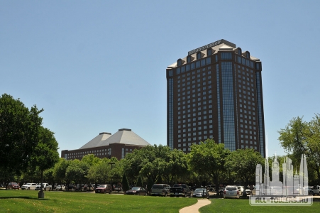 1200px-Hilton_Anatole_-_Dallas_-_4393_-_jpfagerback_2013-05-04
